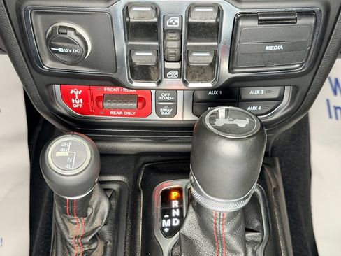 Used 2021 Jeep Wrangler Unlimited Rubicon w/ LED Lighting Group AWD/4WD image 13