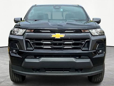 Used 2024 Chevrolet Colorado LT w/ LT Convenience Package II image 3