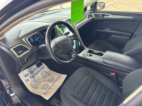 Used 2020 Ford Fusion SE image 15