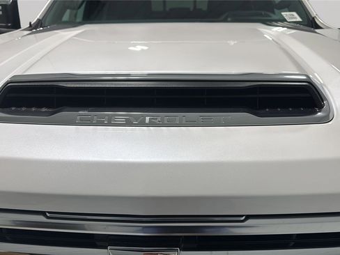 Used 2025 Chevrolet Silverado 3500 High Country w/ High Country Premium Package AWD/4WD image 32