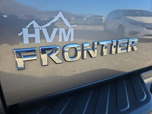 Used 2021 Nissan Frontier SV image 9