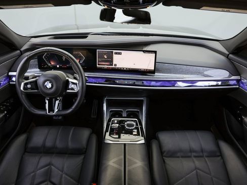 Used 2024 BMW 740i image 36