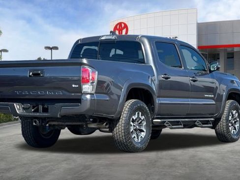 Used 2021 Toyota Tacoma TRD Sport w/ Technology Package image 4