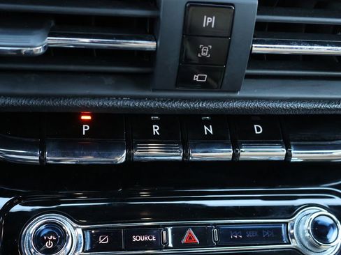 Used 2020 Lincoln Corsair Reserve image 27