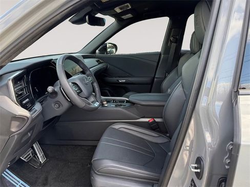 Used 2026 Lexus TX 500h AWD w/ Technology Package image 9