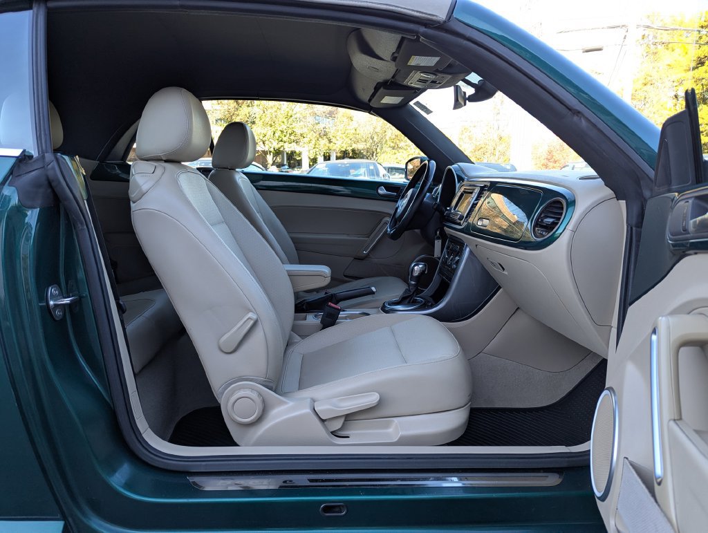Used 2017 Volkswagen Beetle 1.8T S FWD image 30