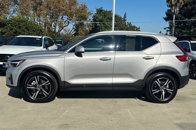 Certified 2025 Volvo XC40 B5 Core AWD/4WD image 6