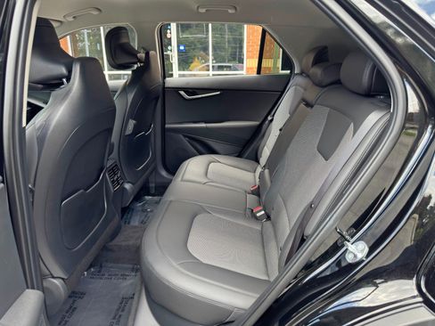 Used 2025 Kia Niro EX FWD image 35