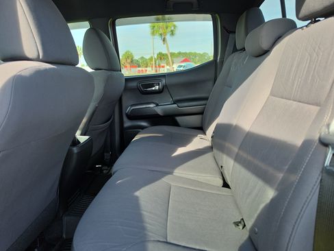Used 2018 Toyota Tacoma TRD Sport RWD image 13