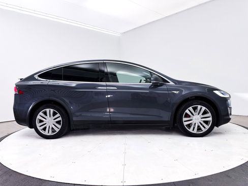 Used 2016 Tesla Model X Performance AWD/4WD image 41