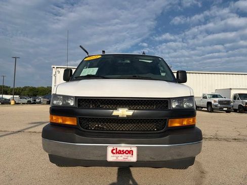 Used 2021 Chevrolet Express 3500 w/ Driver Convenience Package RWD image 8