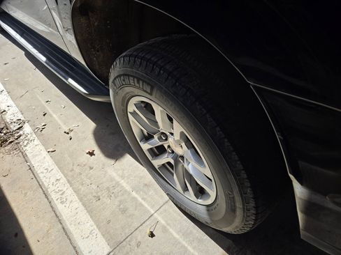 Used 2022 Chevrolet Suburban LS w/ Driver Alert Package image 9