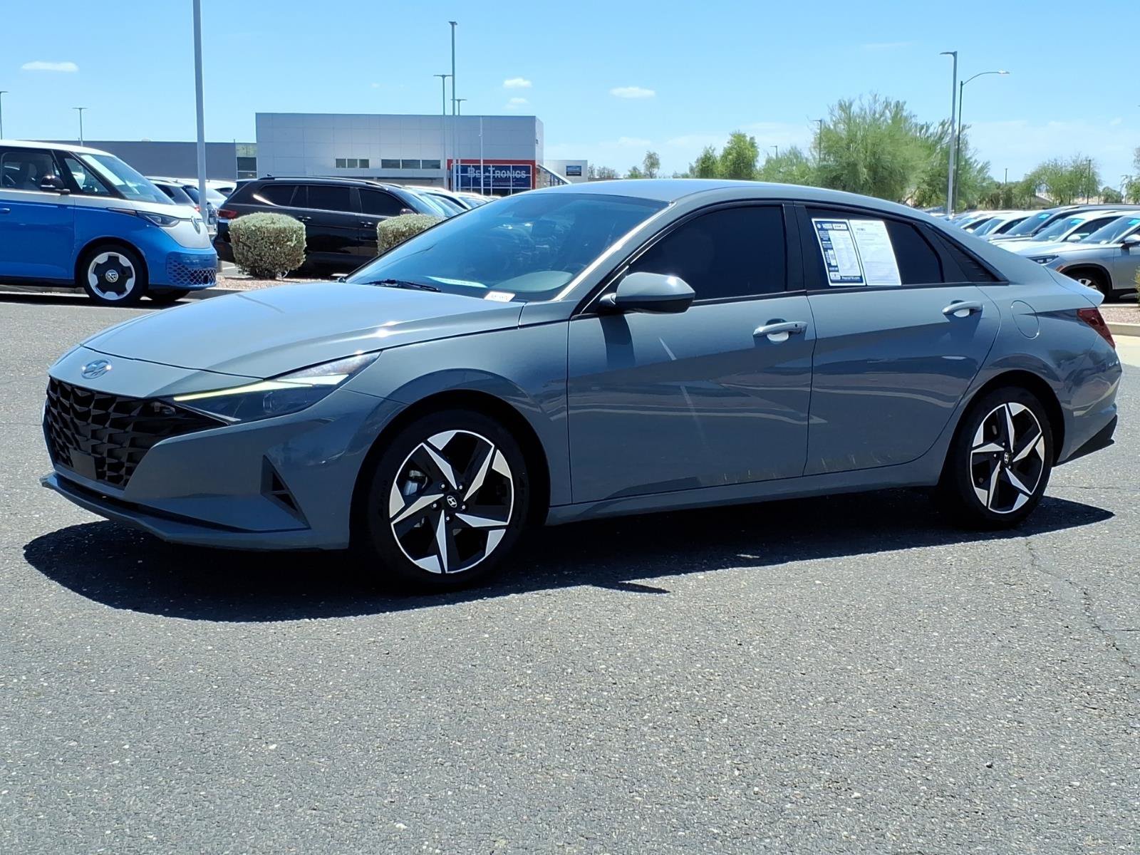 Used 2023 Hyundai Elantra SEL w/ Convenience Package FWD image 3