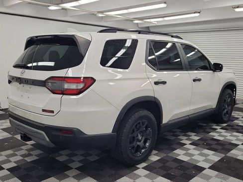 Certified 2024 Honda Pilot TrailSport image 6