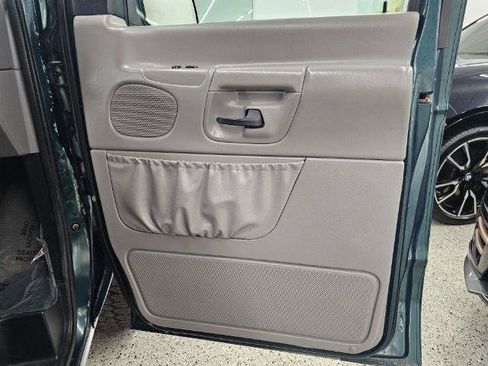 Used 2000 Ford E-150 and Econoline 150 Wagon image 20