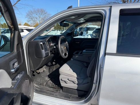 Used 2019 Chevrolet Silverado 1500 Custom w/ Custom Convenience Package image 9