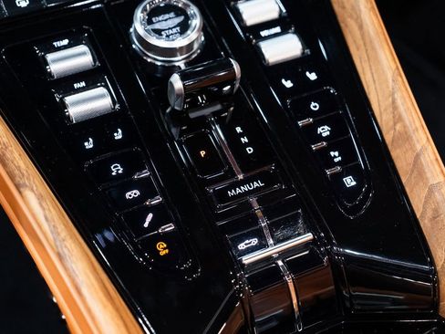 Used 2024 Aston Martin DB12 Convertible RWD image 34