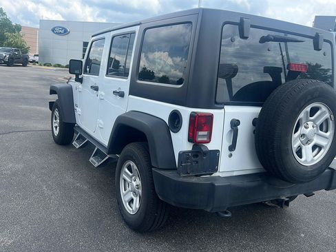 Used 2017 Jeep Wrangler Unlimited Sport w/ Max Tow Package AWD/4WD image 8