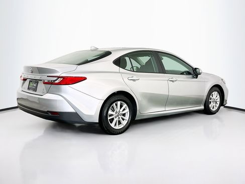 Used 2025 Toyota Camry LE image 9