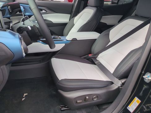 New 2026 Chevrolet Equinox EV LT image 18