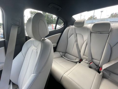 Used 2025 Genesis G70 2.5T image 39