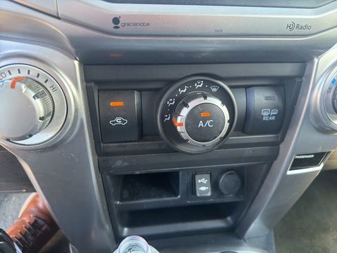 Used 2015 Toyota 4Runner SR5 AWD/4WD image 10