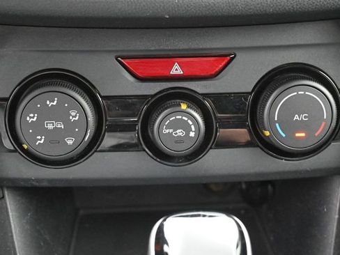 Used 2018 Subaru Crosstrek 2.0i Premium w/ Eyesight System image 23