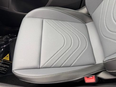 New 2026 Volkswagen Tiguan SE image 31