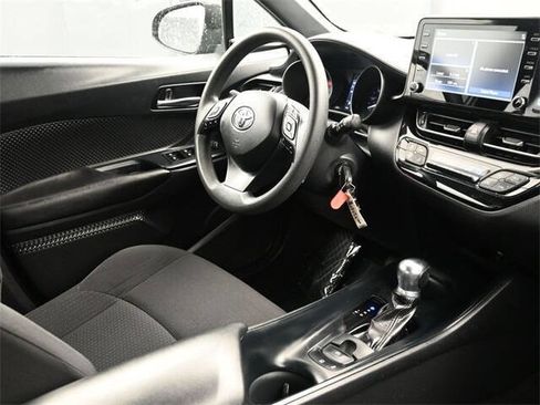 Used 2019 Toyota C-HR LE image 17