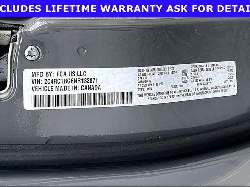 Used 2022 Chrysler Pacifica Touring-L FWD image 28
