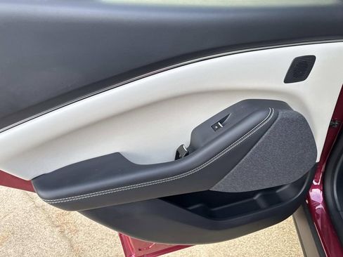 Used 2025 Ford Mustang Mach-E Premium image 11