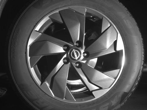 Used 2025 Nissan Rogue SV image 14