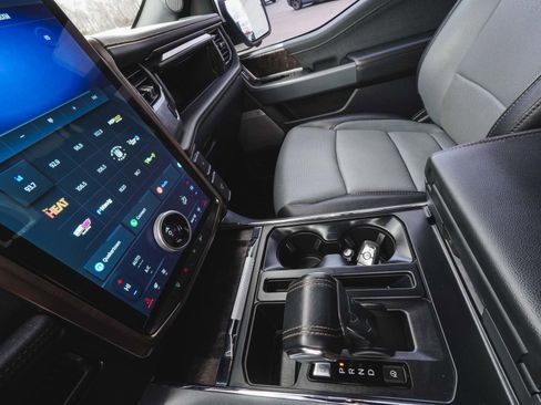 Used 2022 Ford F150 Lightning Lariat image 28