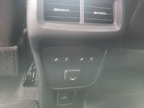 Used 2022 Chevrolet Equinox Premier image 42