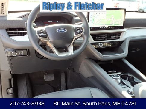 Certified 2025 Ford Explorer Active w/ Active Comfort Package AWD/4WD image 17