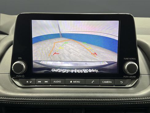 Used 2024 Nissan Rogue SV image 8