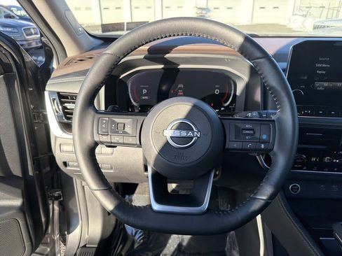 Used 2023 Nissan Rogue Platinum w/ Platinum Premium Package image 21