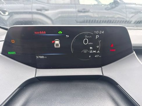 Used 2024 Toyota Prius XLE FWD image 9
