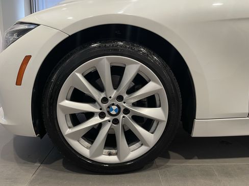 Used 2018 BMW 320i xDrive Sedan w/ Convenience Package AWD/4WD image 7