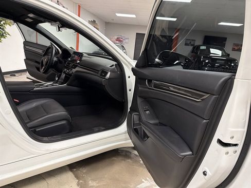 Used 2019 Honda Accord Sport image 38