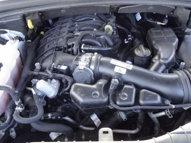 Used 2023 Jeep Grand Cherokee Limited w/ Black Appearance Package AWD/4WD image 43