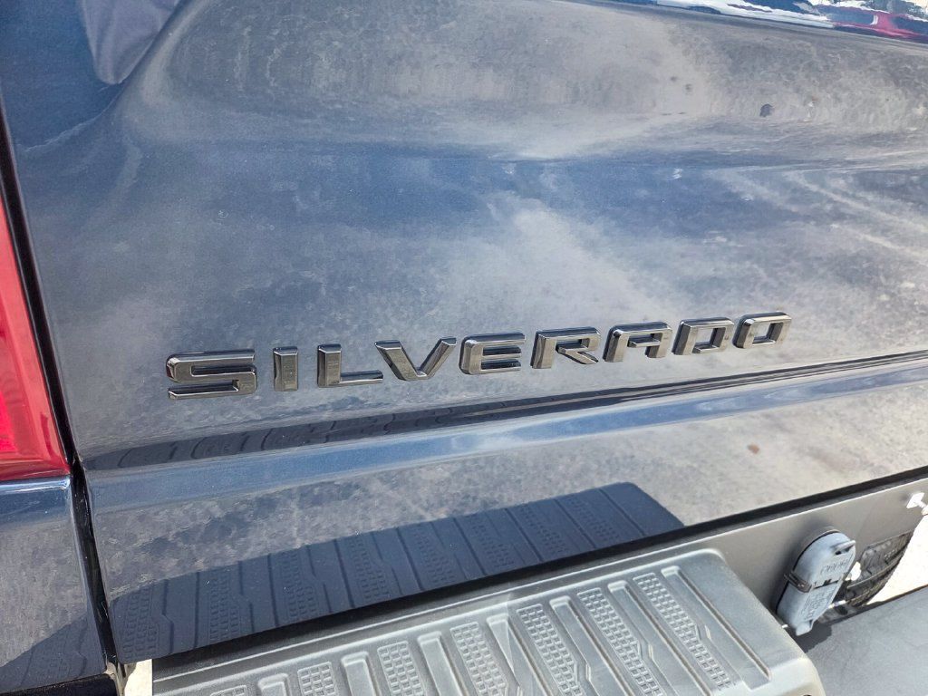 Used 2023 Chevrolet Silverado 1500 Custom Trail Boss w/ LPO, Dark Essentials Package AWD/4WD image 12