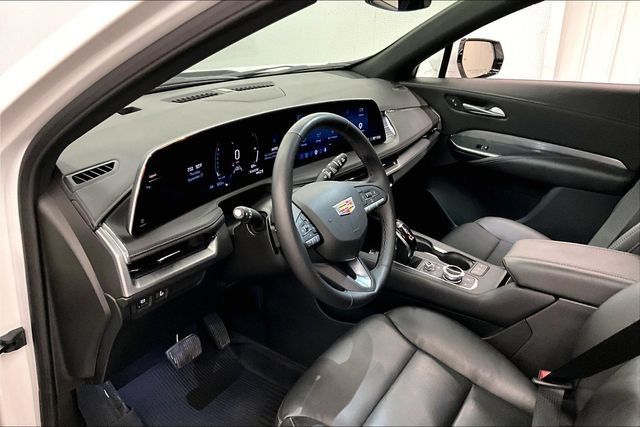 Used 2025 Cadillac XT4 Premium Luxury w/ LPO, Floor Liner Package AWD/4WD image 16