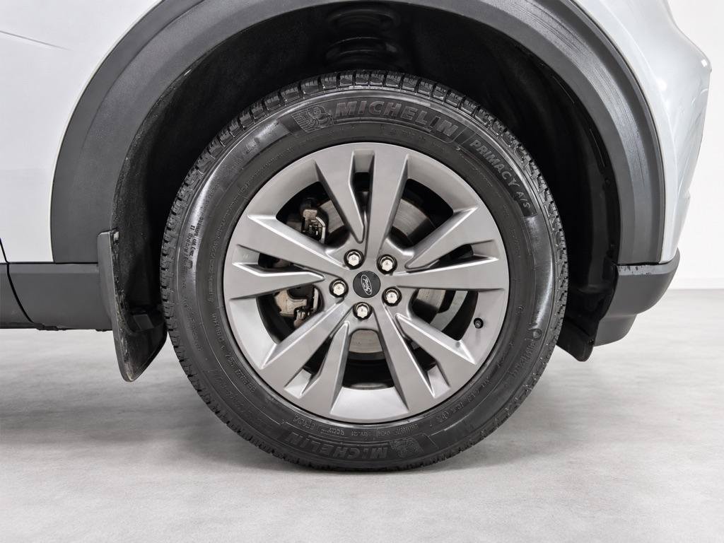 Used 2023 Ford Explorer XLT w/ Equipment Group 202A AWD/4WD image 25
