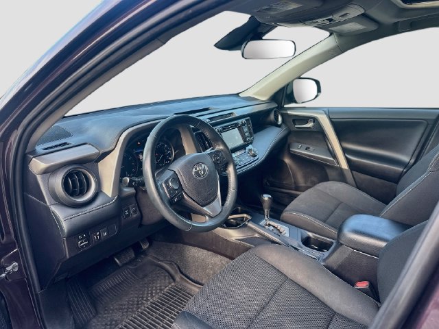 Used 2018 Toyota RAV4 XLE AWD/4WD image 9
