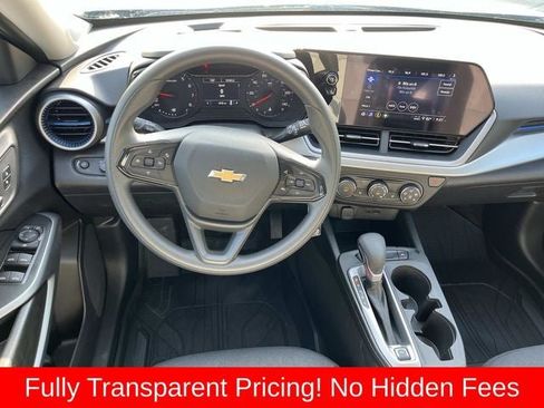Used 2026 Chevrolet Trax LS w/ LS Convenience Package FWD image 12