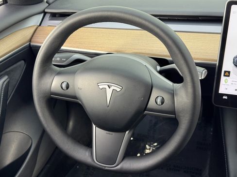 Used 2022 Tesla Model 3 Long Range image 18