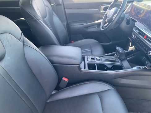 Certified 2025 Kia Sorento S w/ Panoramic Sunroof Package FWD image 10