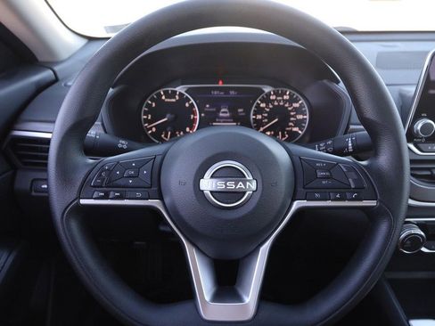 Used 2026 Nissan Altima 2.5 SV FWD image 11