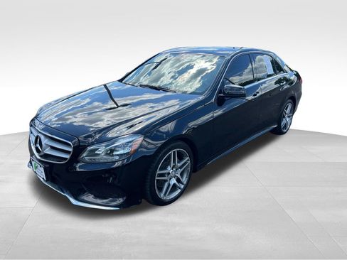 Used 2016 Mercedes-Benz E 350 4MATIC Sedan w/ Premium Package image 3